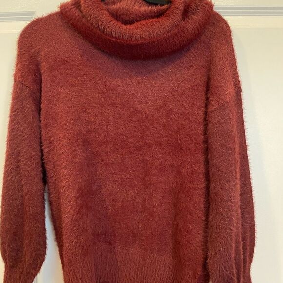 Nine West sparkle sweater. Beautiful maroon color - Picture 1 of 3